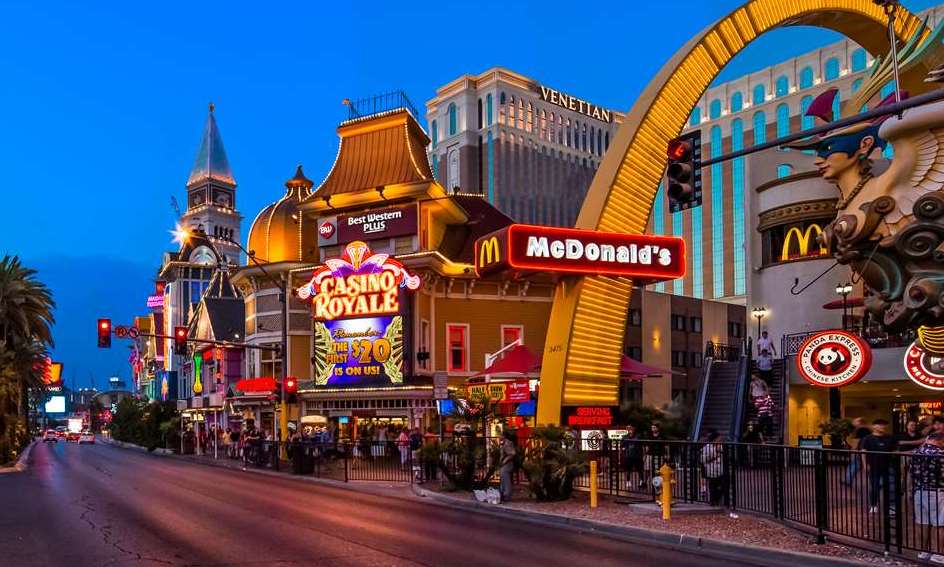 Everything you need to know about Las Vegas casino loyalty programs - The  Points Guy